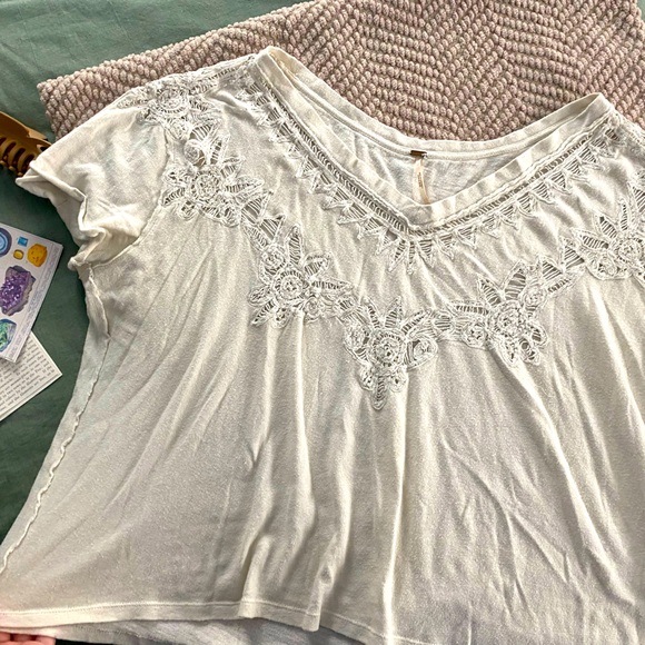 Elegant White Lace Women's Top - Picture 2 of 8